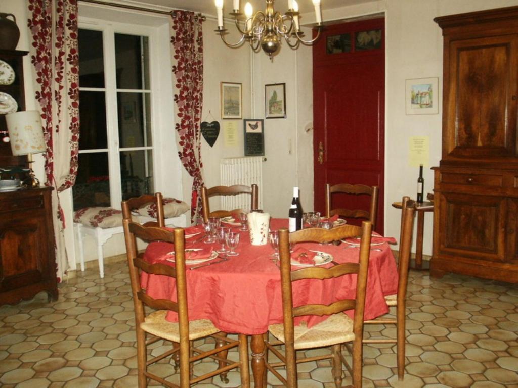 Chambres d'Hôtes - Domaine Des Perrières Crux-la-Ville Esterno foto